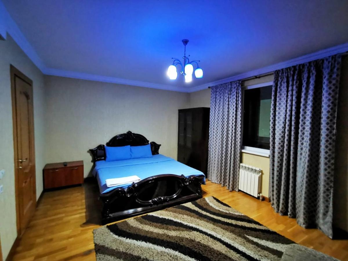 Penthouse With 3-Bedrooms Alma-Ata Exteriör bild